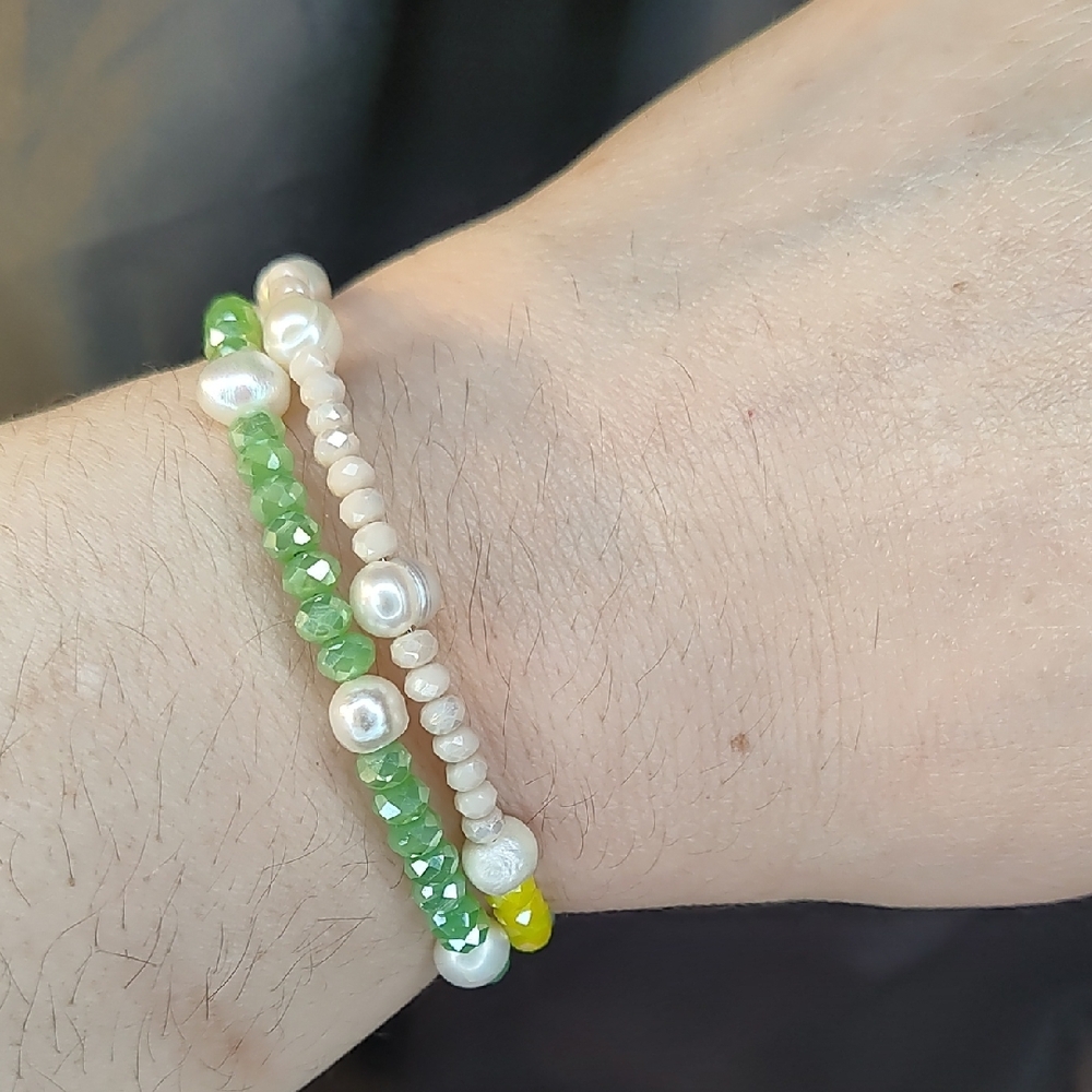 Elegant Pearl and Green Beaded Bracelet Set